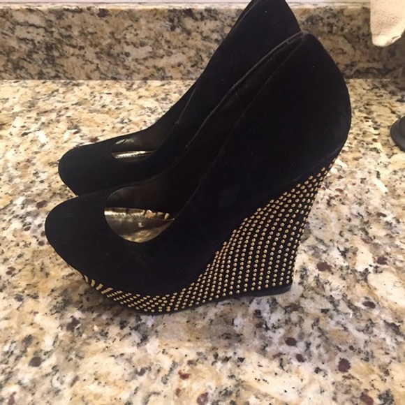 Shoe dazzle black studded wedges - Picture 3 of 5